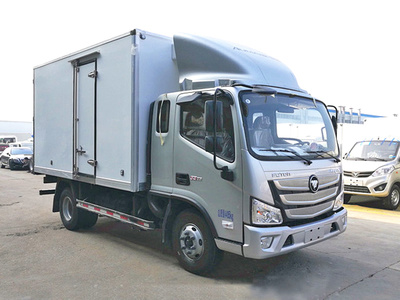 江铃4.2米肉钩冷冻车 新鲜蔬果与冷冻肉类的专业运输解决方案